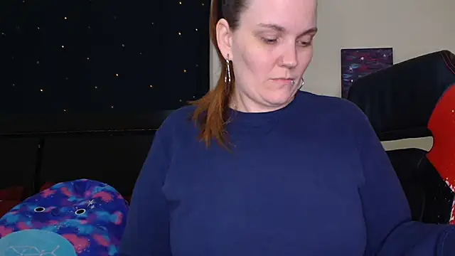 ToxicLilly online show from January 11, 7:37 am