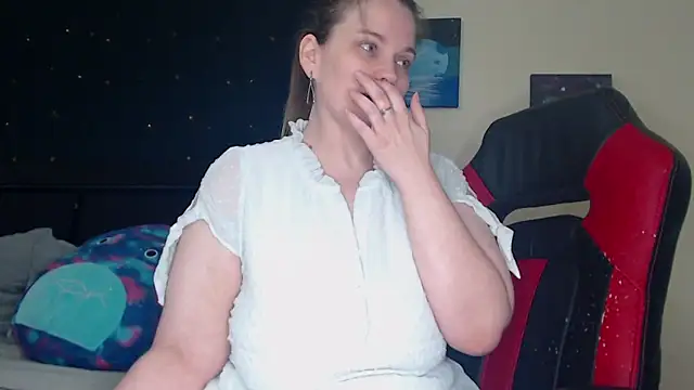 Snapshot of ToxicLilly chatting on December 31, 11:53 am ToxicLilly online show from December 31, 11:53 am