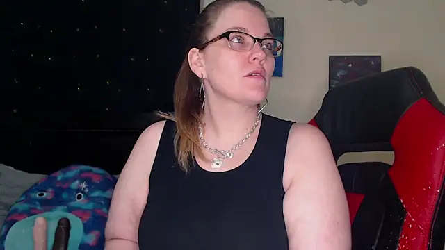 Snapshot of ToxicLilly chatting on March 18, 8:28 am ToxicLilly online show from March 18, 8:28 am