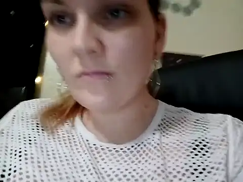Snapshot of ToxicLilly chatting on March 12, 10:05 am ToxicLilly online show from March 12, 10:05 am