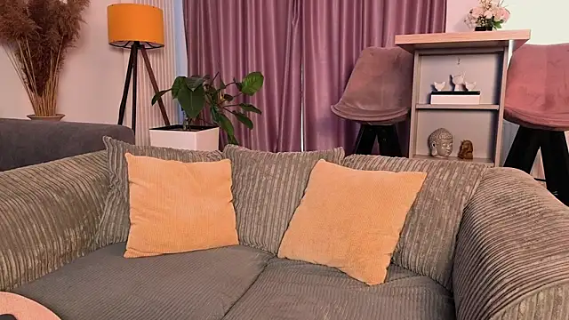 MayaCroft online show from April 2, 9:27 am