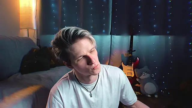 Breston Sweet online show from March 6, 12:00 pm