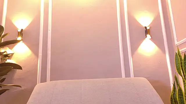 isa kiss online show from July 8, 12:17 pm