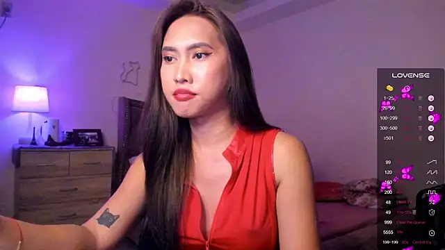 Snapshot of BombshellPH chatting on January 19, 8:51 pm BombshellPH online show from January 19, 8:51 pm