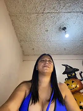 Leylafourniert online show from October 23, 8:07 pm