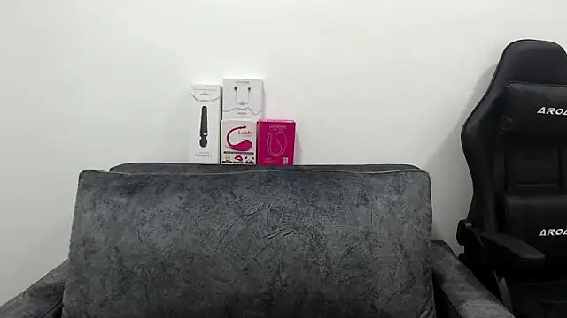Leylafourniert online show from May 17, 5:57 pm