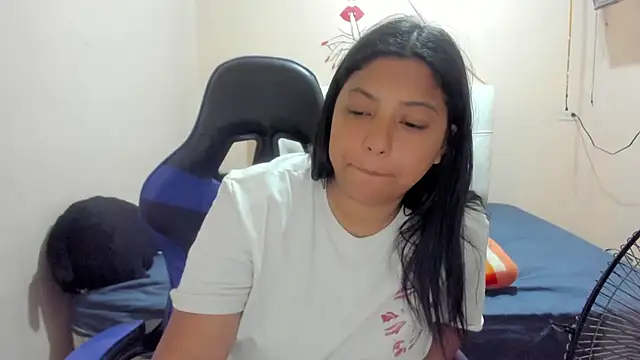 Leylafourniert online show from March 21, 8:50 pm