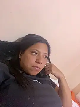 Leylafourniert online show from February 25, 6:33 pm