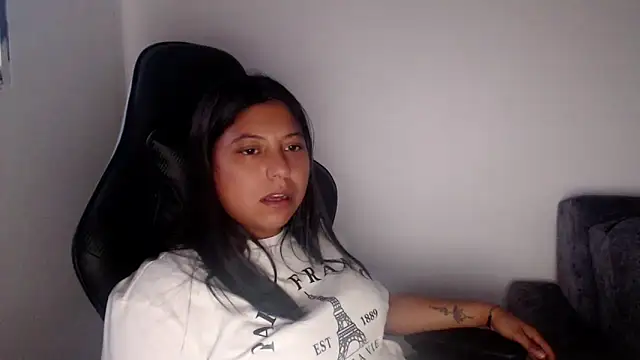 Leylafourniert online show from May 24, 7:47 pm
