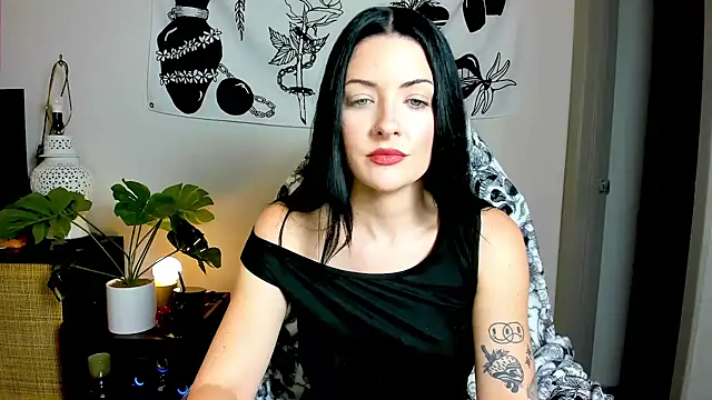 MelroseStrip online show from November 11, 11:20 pm