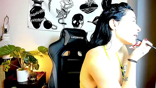 MelroseStrip online show from November 8, 12:58 am