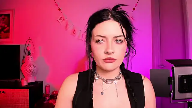 Snapshot of MelroseStrip chatting on January 15, 9:29 pm MelroseStrip online show from January 15, 9:29 pm