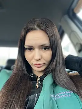 PrincessaHill  online show from April 8, 3:02 pm