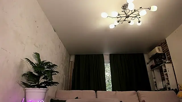 Snapshot of Mira_Xo_ chatting on September 20, 12:32 pm Mira Xo online show from September 20, 12:32 pm