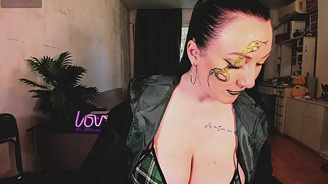 Snapshot of Mira_Xo_ chatting on October 17, 10:50 am Mira Xo online show from October 17, 10:50 am