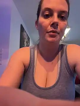 Snapshot of newMichelle chatting on February 26, 7:23 am newMichelle online show from February 26, 7:23 am