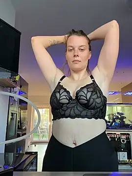 newMichelle online show from April 15, 6:08 am