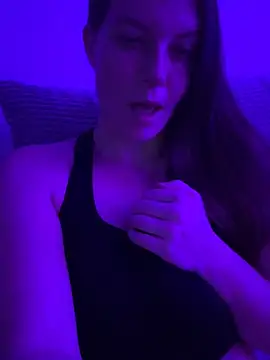 Snapshot of newMichelle chatting on December 16, 7:37 am newMichelle online show from December 16, 7:37 am