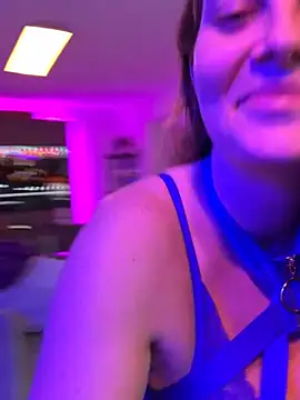 Snapshot of newMichelle chatting on October 29, 6:56 am newMichelle online show from October 29, 6:56 am