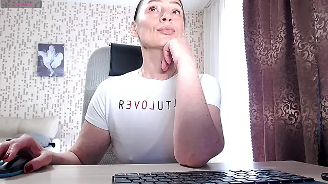 BelovedLady online show from April 15, 7:36 am