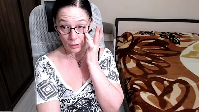 Snapshot of BelovedLady chatting on March 8, 4:50 pm BelovedLady online show from March 8, 4:50 pm