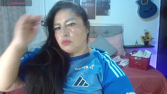 Snapshot of Keyla01_ chatting on June 18, 6:46 pm Keyla01 online show from June 18, 6:46 pm