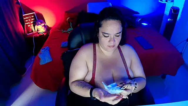 lulubigtitts1 online show from January 11, 4:25 pm