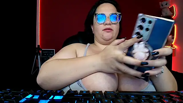 lulubigtitts1 online show from March 19, 9:16 pm
