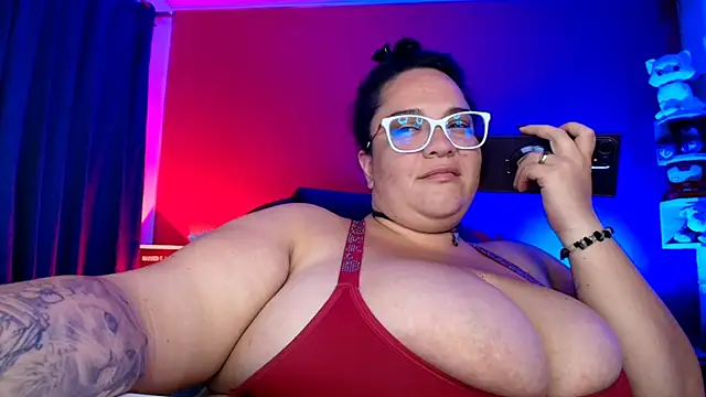 lulubigtitts1 online show from February 28, 4:01 am