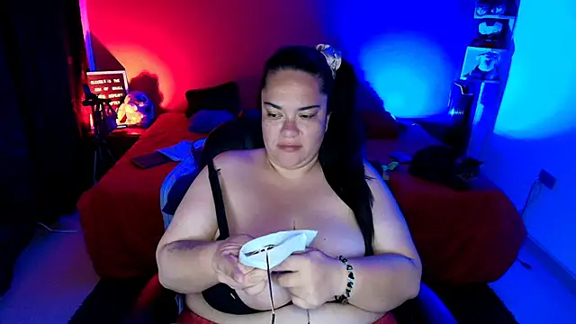 lulubigtitts1 online show from October 15, 12:53 am