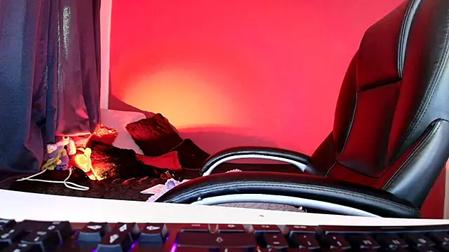 lulubigtitts1 online show from April 8, 3:13 pm