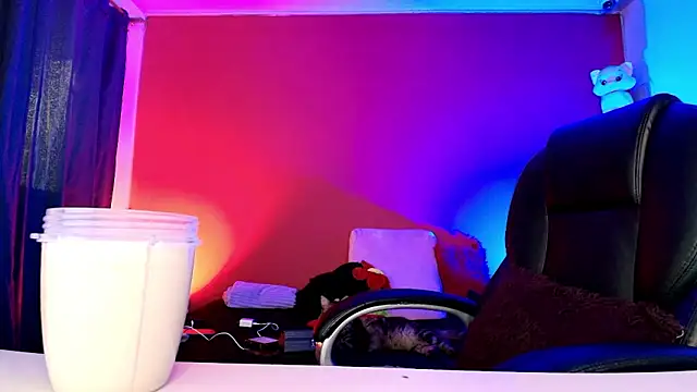 lulubigtitts1 online show from February 28, 4:06 pm