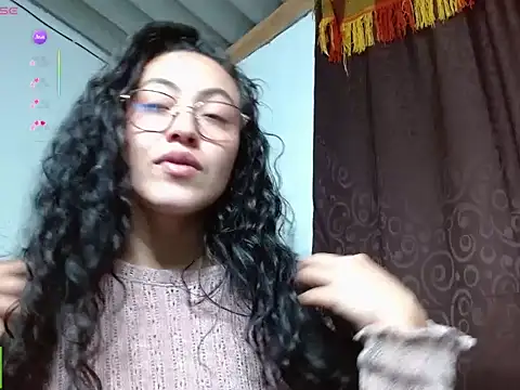 Snapshot of Olivia_Bright chatting on June 30, 12:54 am Olivia Bright online show from June 30, 12:54 am