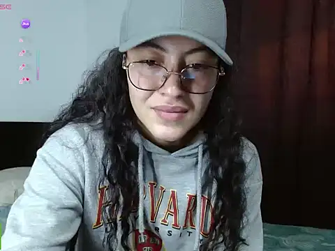 Olivia Bright online show from May 31, 5:40 pm