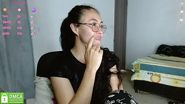 Snapshot of Olivia_Bright chatting on July 9, 9:36 pm Olivia Bright online show from July 9, 9:36 pm