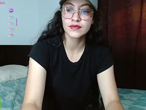 Olivia Bright online show from May 31, 6:09 pm