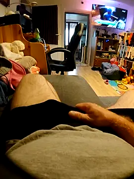 anonymus9006 online show from April 9, 4:24 pm