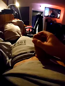 Snapshot of anonymus9006 chatting on November 13, 5:28 pm anonymus9006 online show from November 13, 5:28 pm