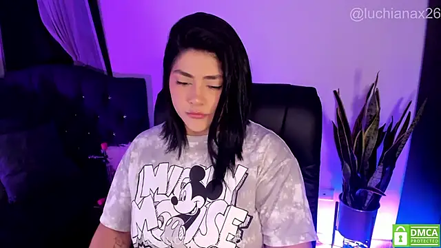 lucy26  online show from May 3, 3:11 am