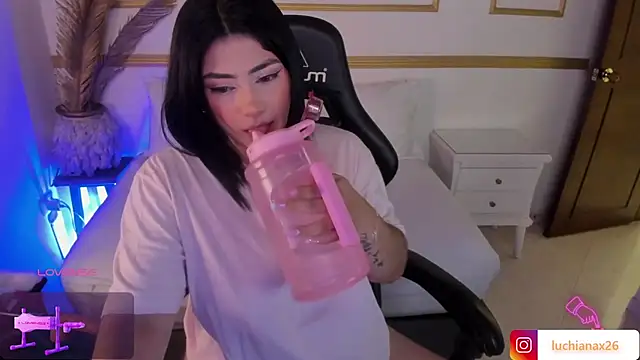 lucy26  online show from February 26, 5:24 am