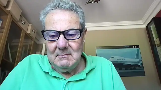 Snapshot of Oldpistolpete chatting on May 9, 11:13 am Oldpistolpete online show from May 9, 11:13 am