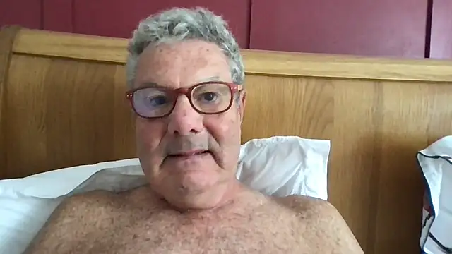 Snapshot of Oldpistolpete chatting on July 9, 9:21 am Oldpistolpete online show from July 9, 9:21 am