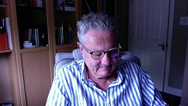Snapshot of Oldpistolpete chatting on June 26, 10:54 am Oldpistolpete online show from June 26, 10:54 am