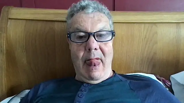 Snapshot of Oldpistolpete chatting on May 4, 8:50 am Oldpistolpete online show from May 4, 8:50 am