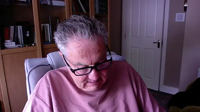 Snapshot of Oldpistolpete chatting on May 14, 11:07 am Oldpistolpete online show from May 14, 11:07 am