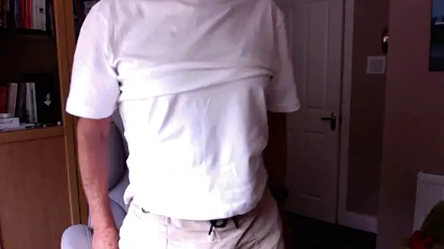 Snapshot of Oldpistolpete chatting on June 6, 4:34 pm Oldpistolpete online show from June 6, 4:34 pm