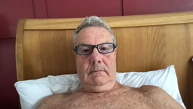 Snapshot of Oldpistolpete chatting on June 16, 8:58 am Oldpistolpete online show from June 16, 8:58 am