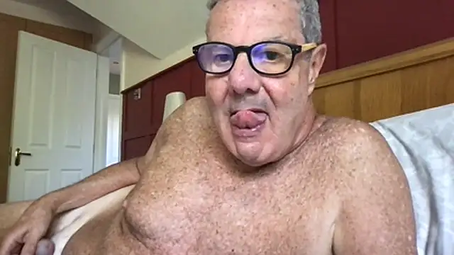 Snapshot of Oldpistolpete chatting on June 17, 9:08 am Oldpistolpete online show from June 17, 9:08 am