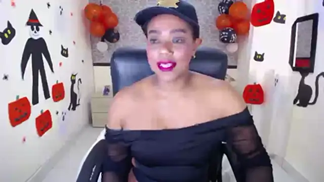 EvaFoxter online show from October 28, 4:28 pm