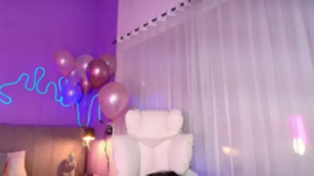 Sofly s online show from April 4, 9:27 am